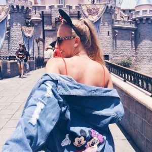 Meet your Posher, Ally